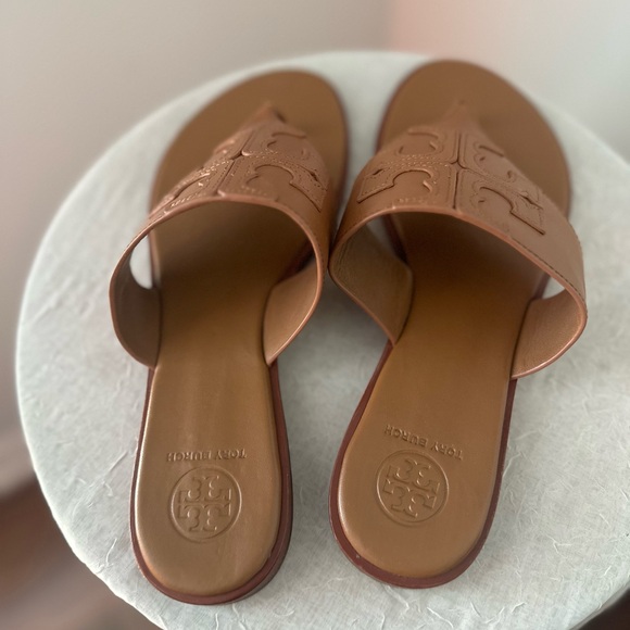 Tory Burch 64299 Weston Full Logo Women's Thong Royal Tan size 8M - Picture 8 of 11